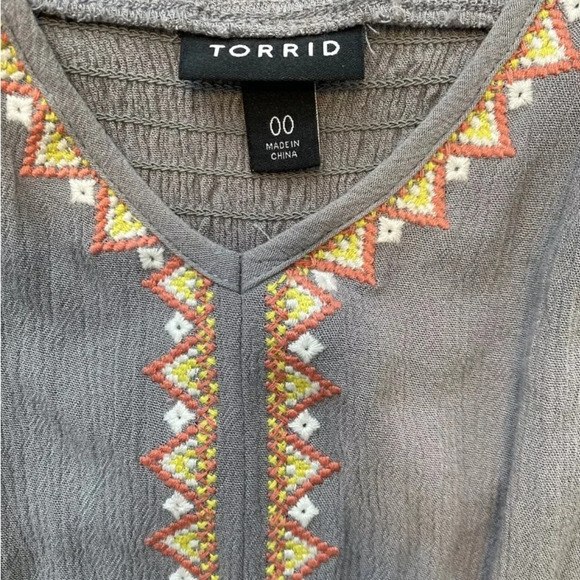 Torrid Top Womens Sleeveless Gauze Embroidered V-Neck Tank Gray Size 00 - Picture 5 of 10